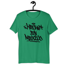 Load image into Gallery viewer, Kelly Green Short Sleeve T-Shirt with Hecho En Mexico written in graffiti handstyle